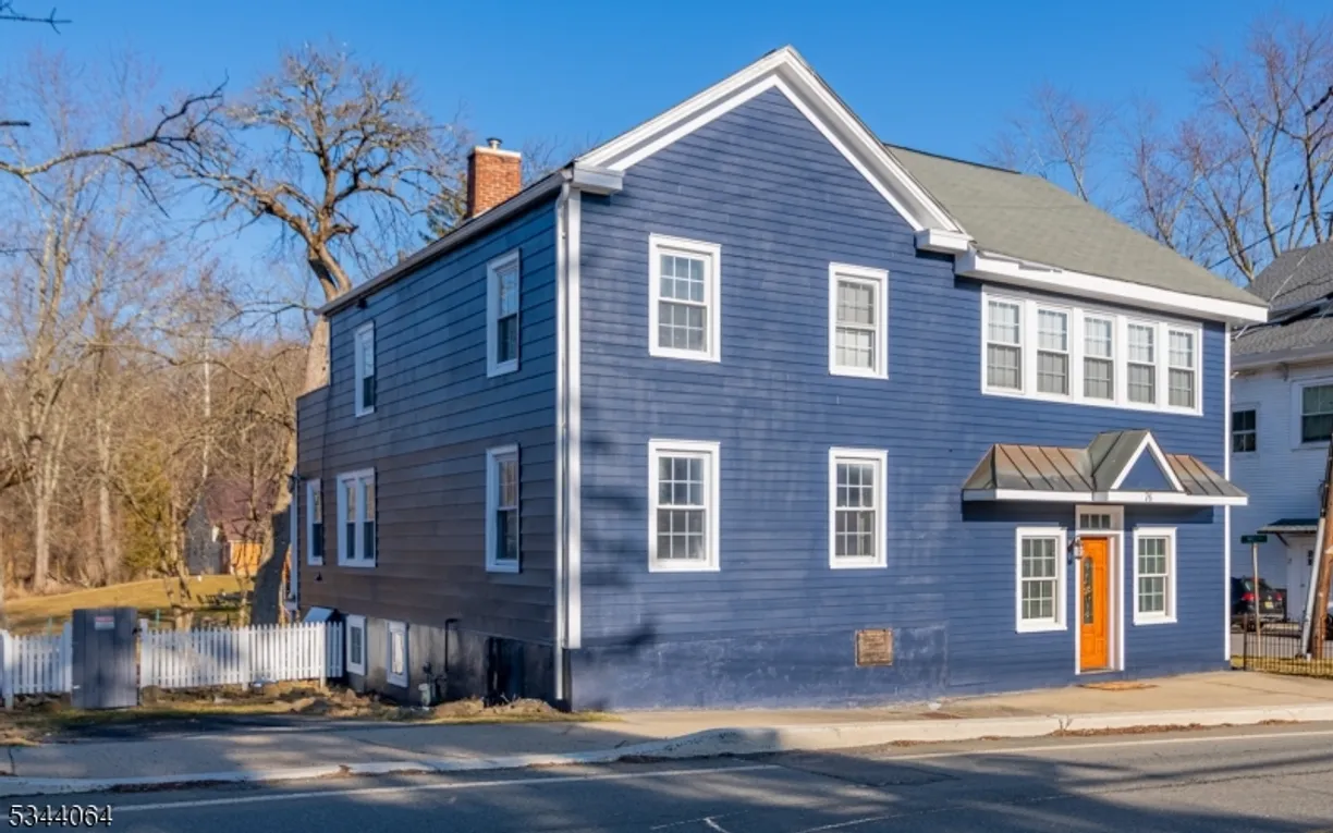 Jersey City/Hoboken Real Estate | View 76 Main St | 4 Beds, 1 Bath
