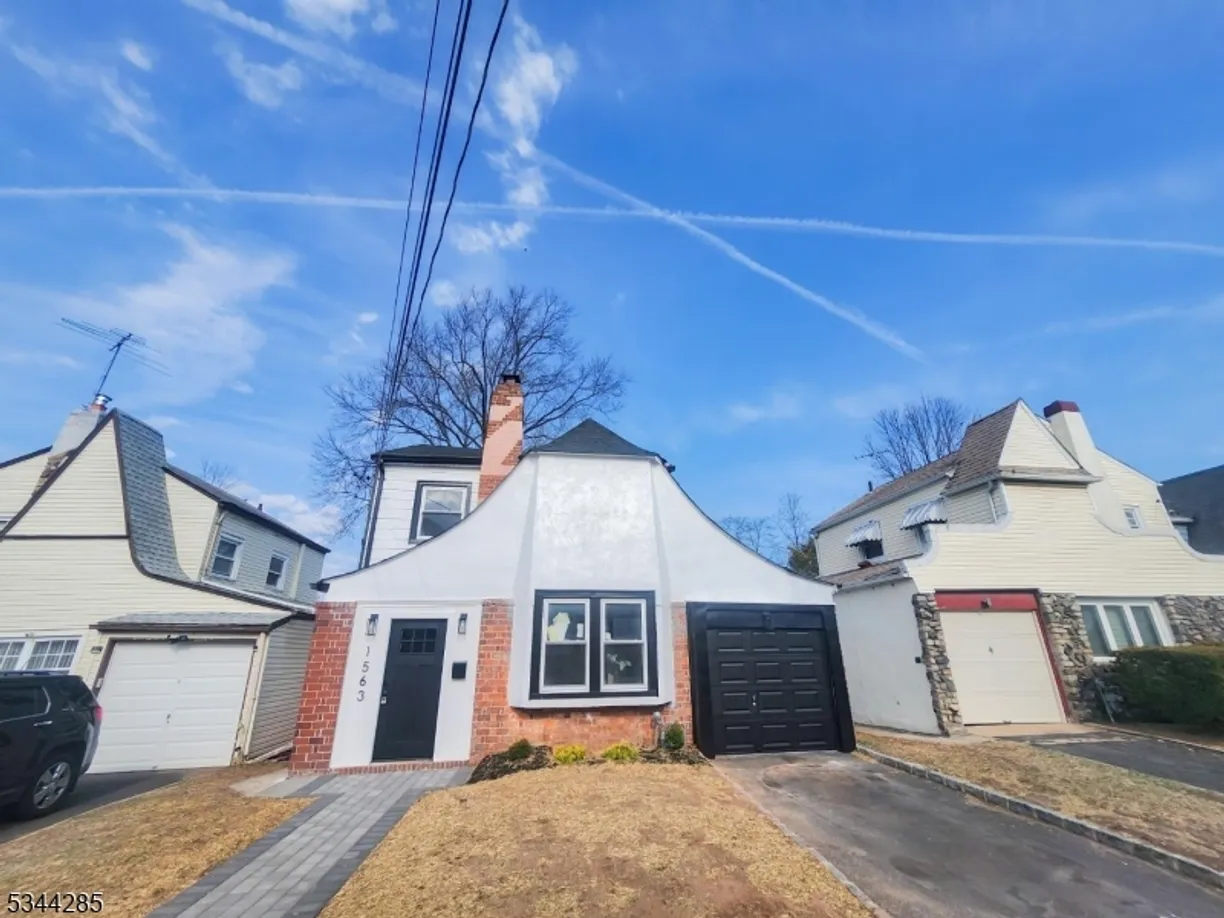 Jersey City/Hoboken Real Estate | View 1563 Walker Ave | 3 Beds, 2 Baths