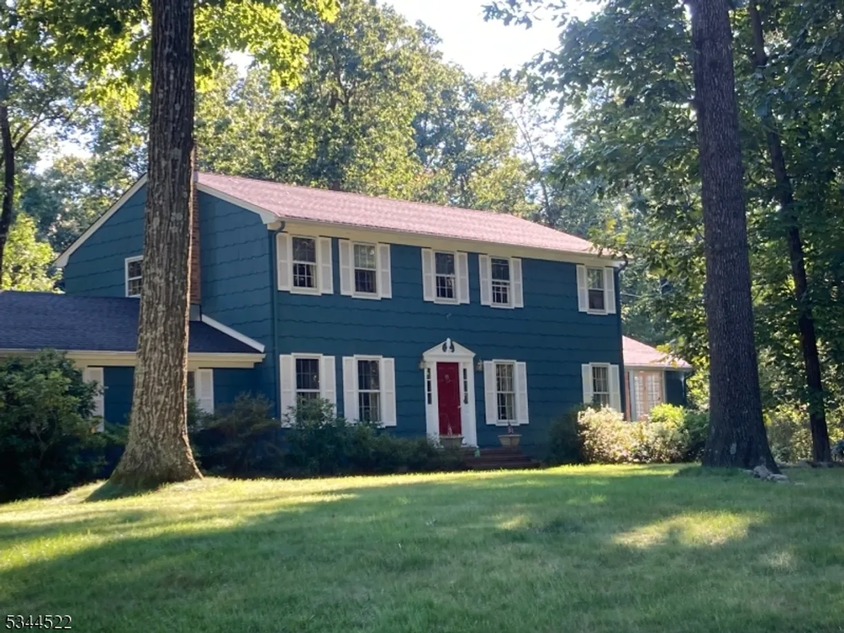 Central NJ/Bucks County, PA Real Estate | View 5 Harvest Row | 4 Beds, 2 Baths