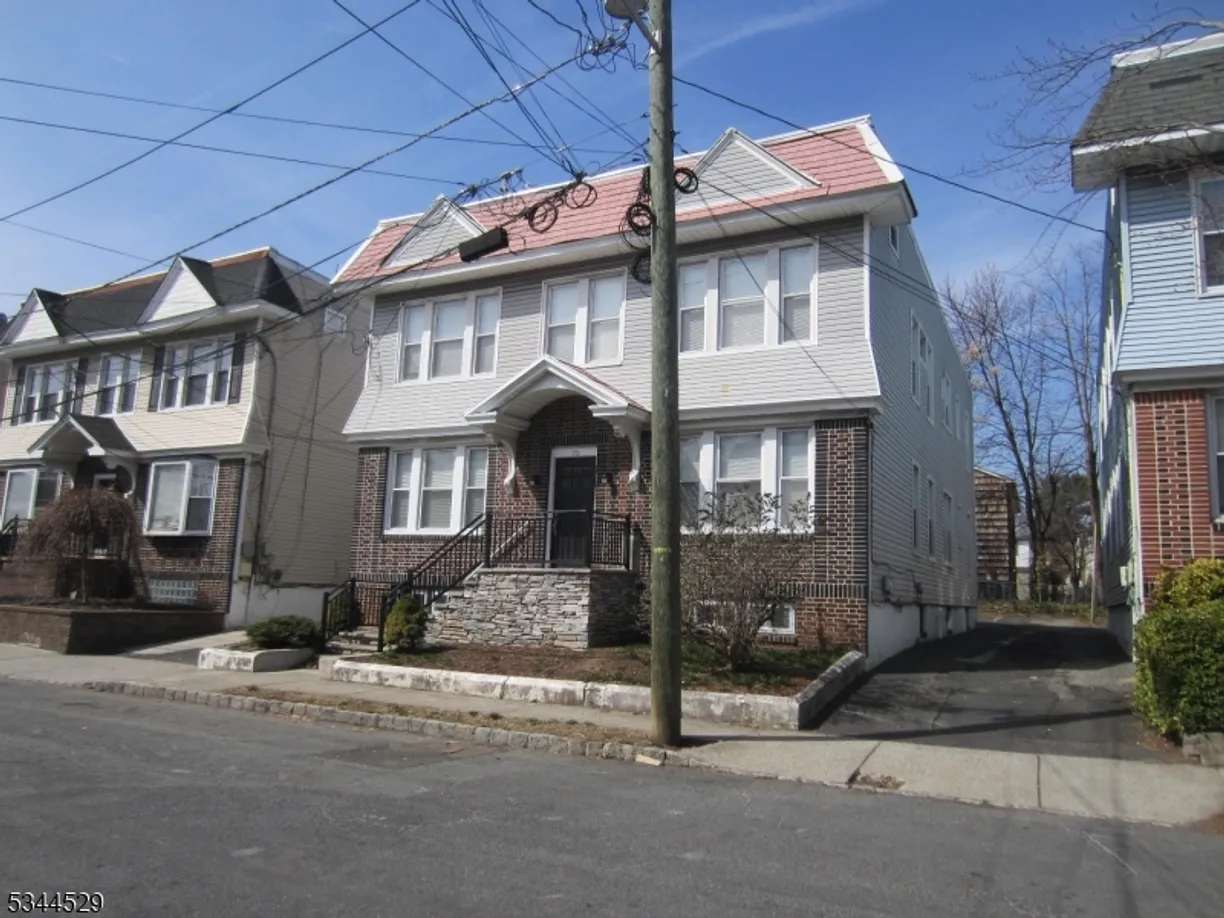 Jersey City/Hoboken Real Estate | View 25 Nelson Pl | 2 Beds, 1 Bath