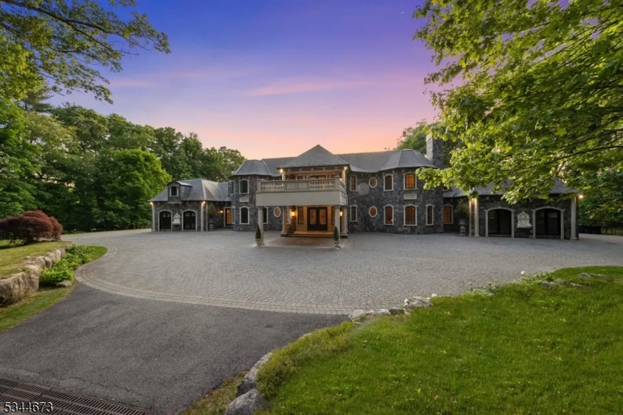 Jersey City/Hoboken Real Estate | View 105 Chestnut Ridge Rd | 6 Beds, 6 Baths