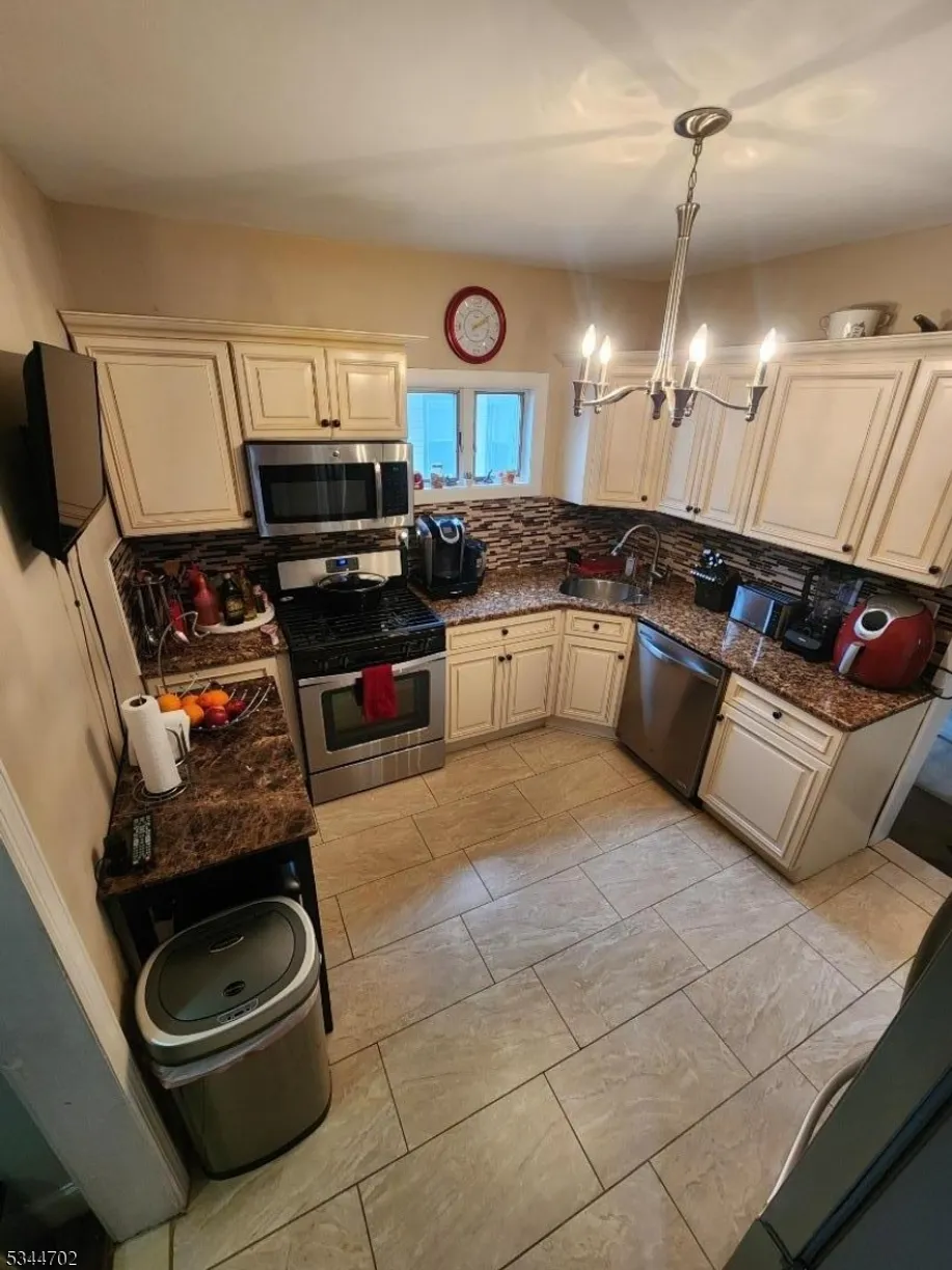 Rockland/Orange/NJ Real Estate | View 42 Pomona Ave | Listing