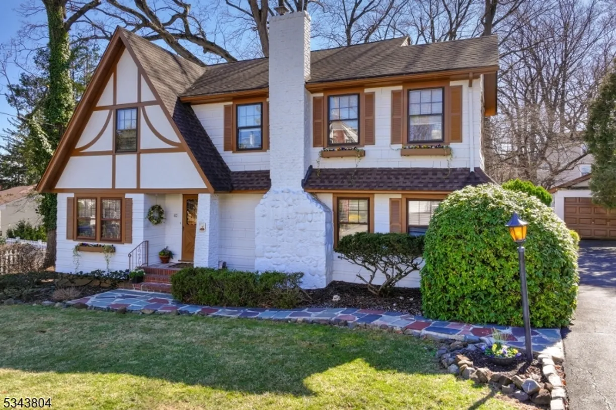 Jersey City/Hoboken Real Estate | View 62 Luddington Rd | 4 Beds