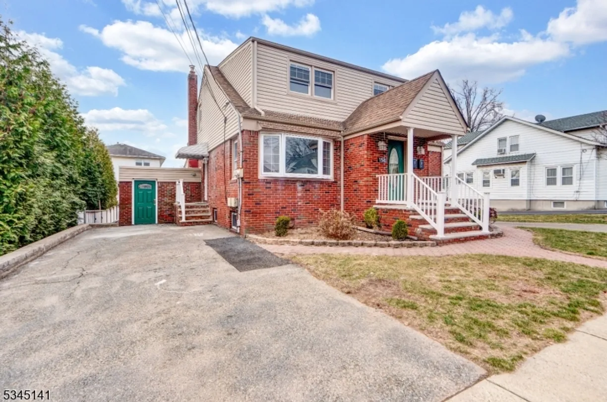 Jersey City/Hoboken Real Estate | View 154 Orchard St | 3 Beds, 1 Bath