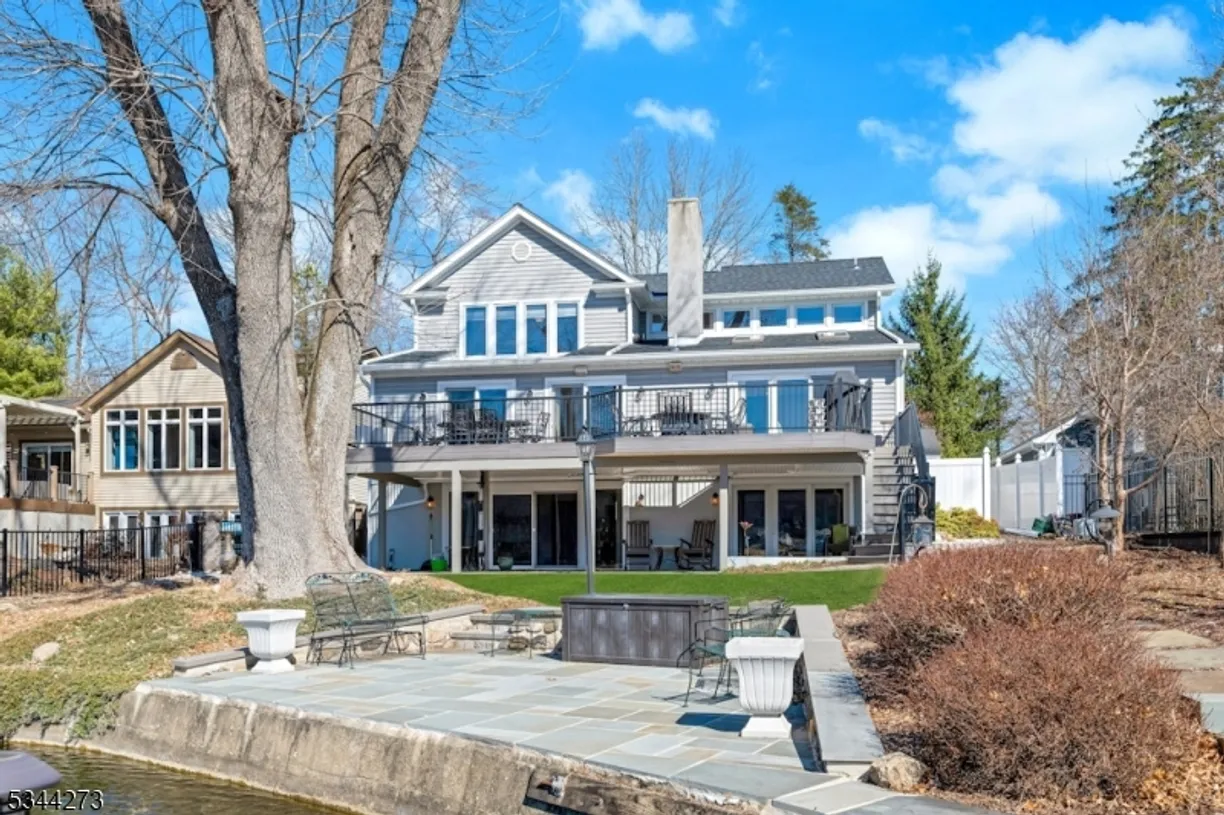 Bergen County Real Estate | View 570 W Shore Trl | 3 Beds