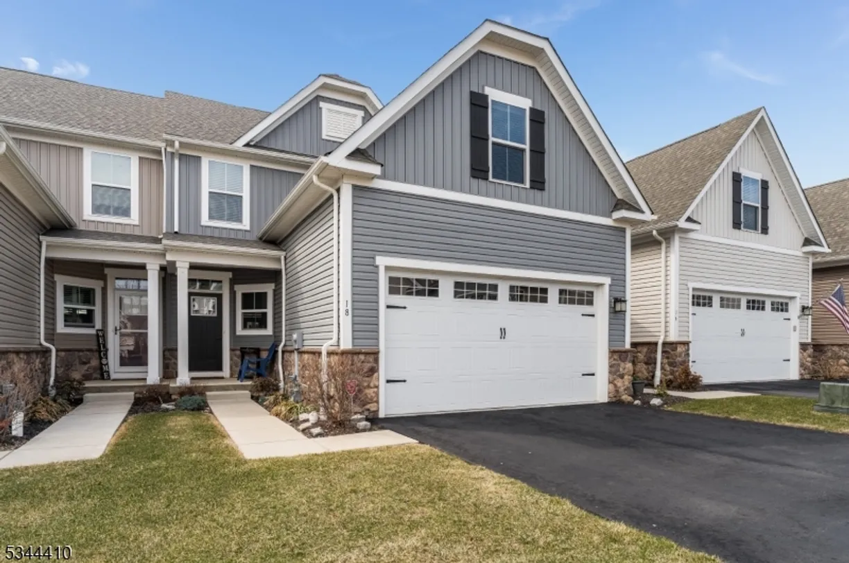Central NJ/Bucks County, PA Real Estate | View 18 Harrier Lane | 3 Beds