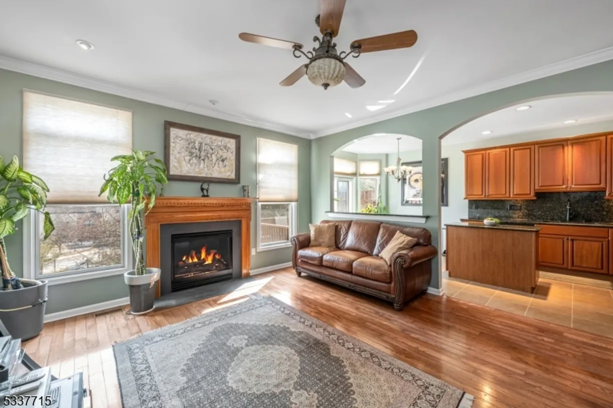 Jersey City/Hoboken Real Estate | View 59 Chestnut Ct | 3 Beds