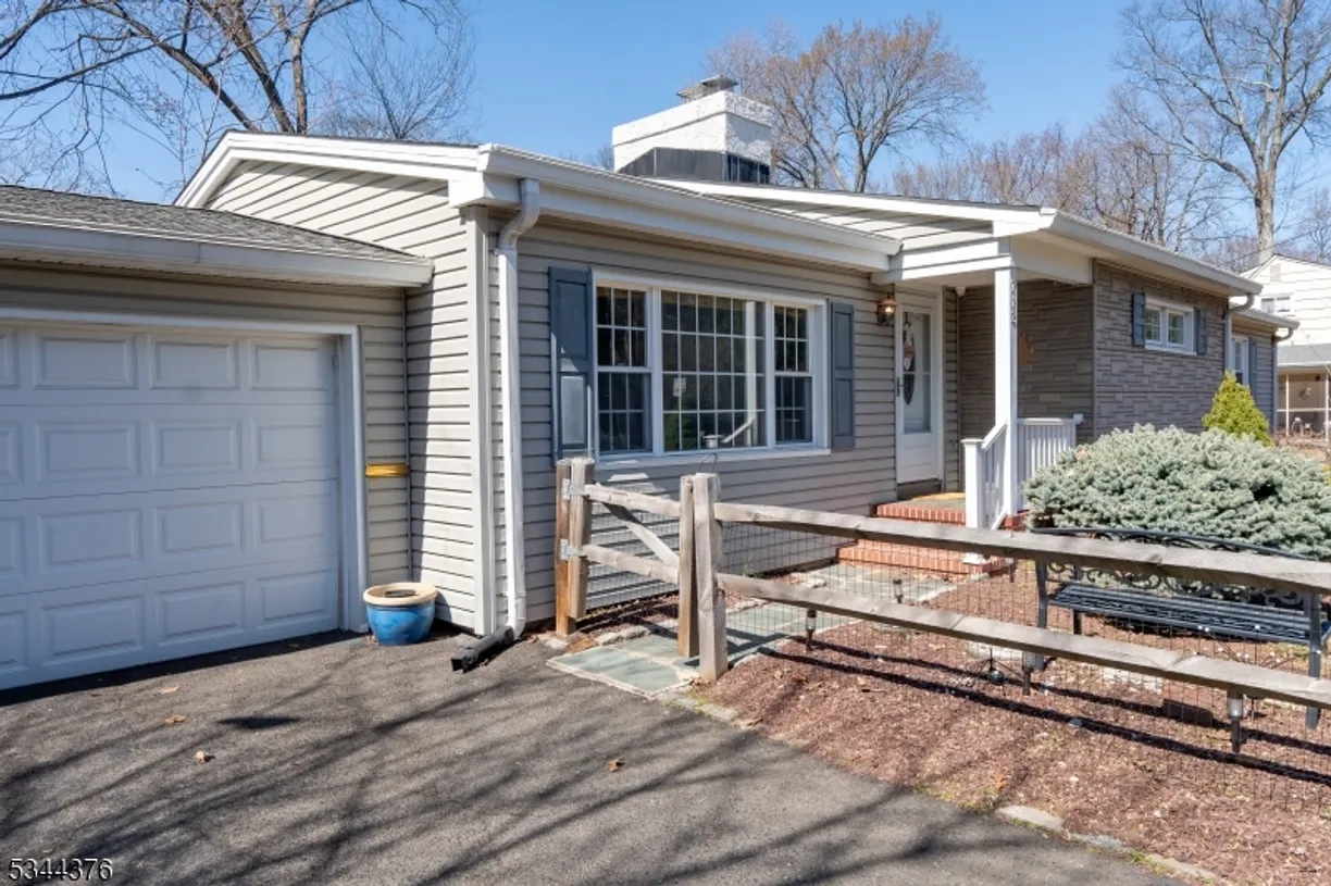 Central NJ/Bucks County, PA Real Estate | View 713 Mountain Ave | 3 Beds