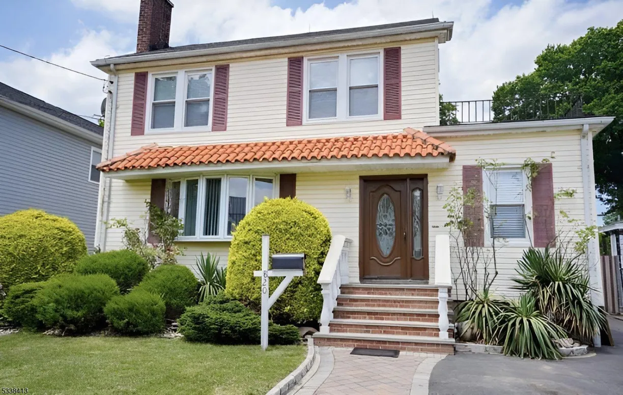 Jersey City/Hoboken Real Estate | View 820 Townley Ave | 4 Beds, 3 Baths