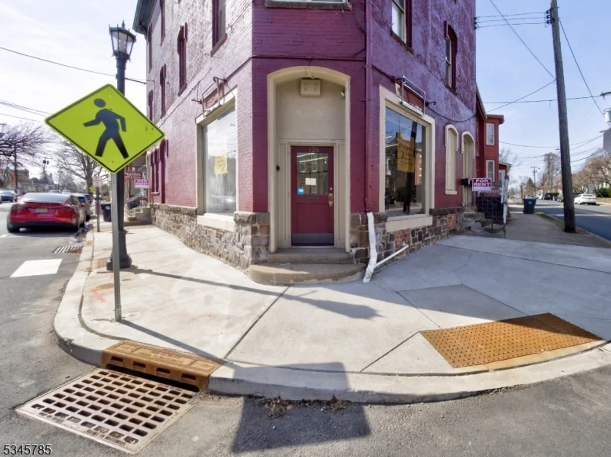 Central NJ/Bucks County, PA Real Estate | View 125 Main St | Listing