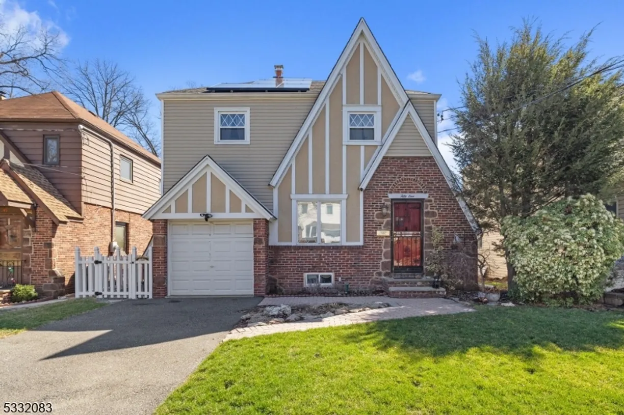 Jersey City/Hoboken Real Estate | View 51 Sussex Rd | 3 Beds