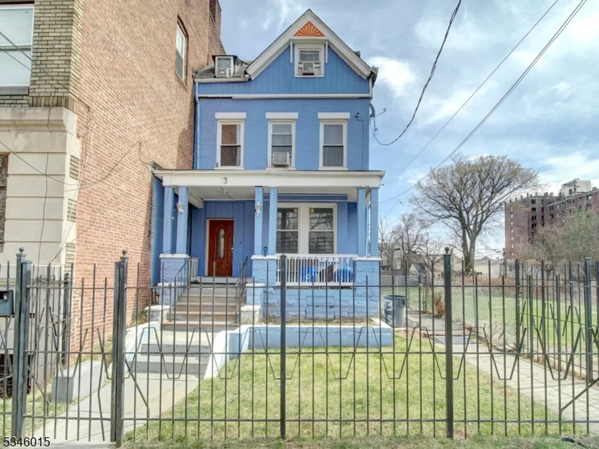 Rockland/Orange/NJ Real Estate | View 33 N 9Th St | 4 Baths