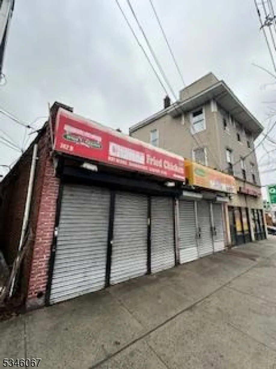 Rockland/Orange/NJ Real Estate | View 742 Lyons Ave | Listing