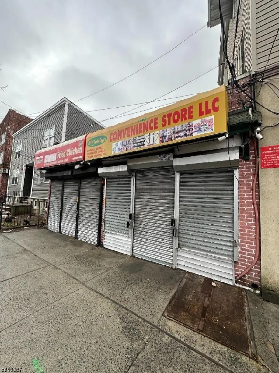 Rockland/Orange/NJ Real Estate | View 742 Lyons Ave | Listing