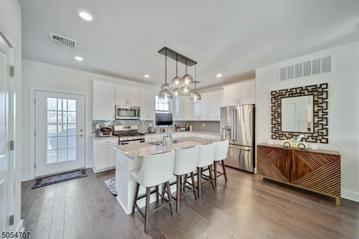 Jersey City/Hoboken Real Estate | View 26 Colgate Dr | 3 Beds, 3 Baths