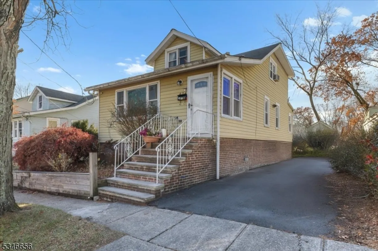 Jersey City/Hoboken Real Estate | View 424 S 8Th Ave | 3 Beds, 2 Baths