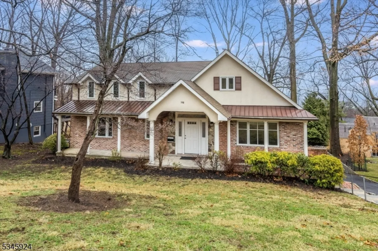 Jersey City/Hoboken Real Estate | View 198 Underhill Rd | 6 Beds, 4 Baths