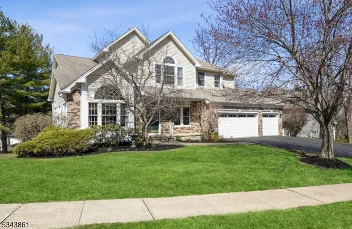 Jersey City/Hoboken Real Estate | View 15 Hamilton Rd | 4 Beds