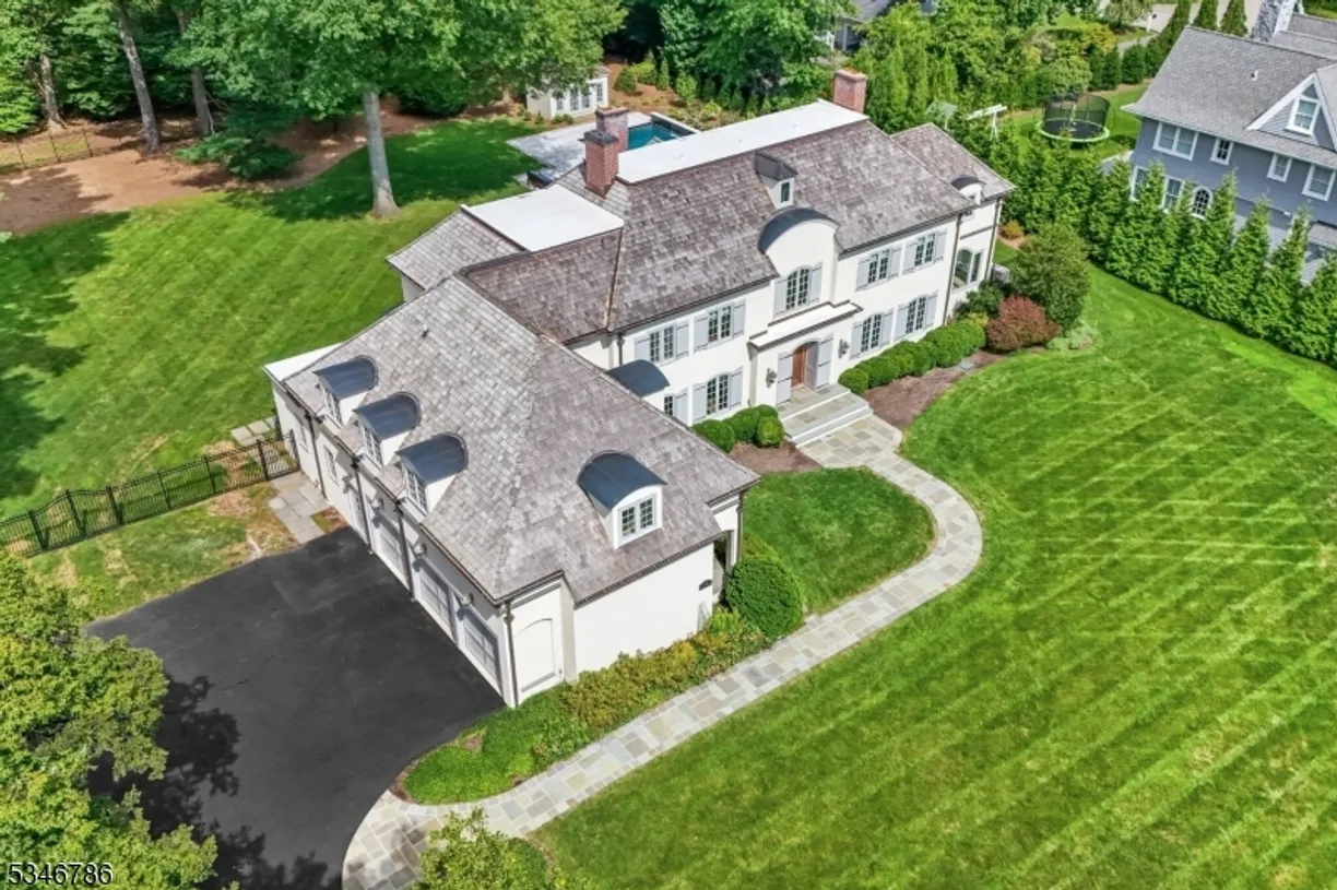 Jersey City/Hoboken Real Estate | View 15 Linden Ln | 7 Beds, 7 Baths