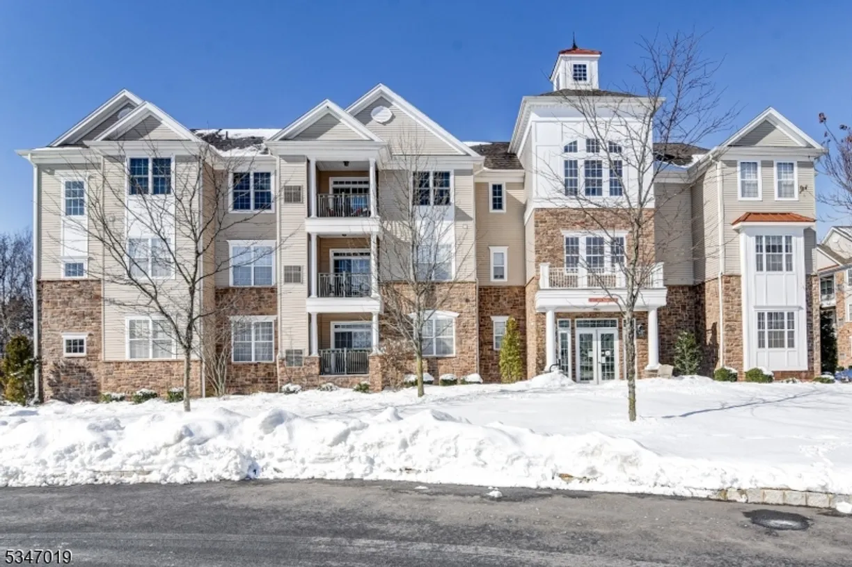 Rockland/Orange/NJ Real Estate | View 1206 Enclave Cir | 2 Beds, 2 Baths