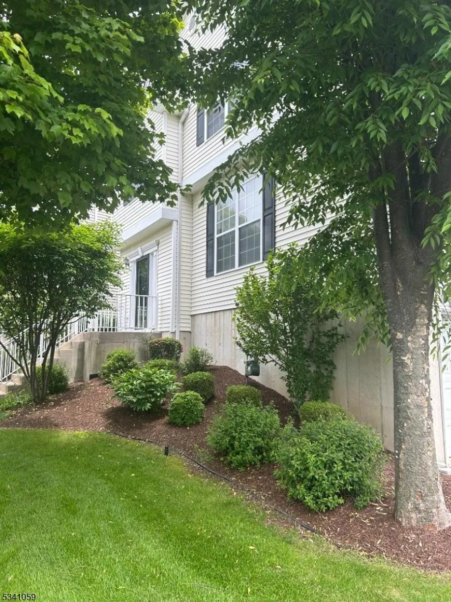 Central NJ/Bucks County, PA Real Estate | View 18 Brock Ln | Listing