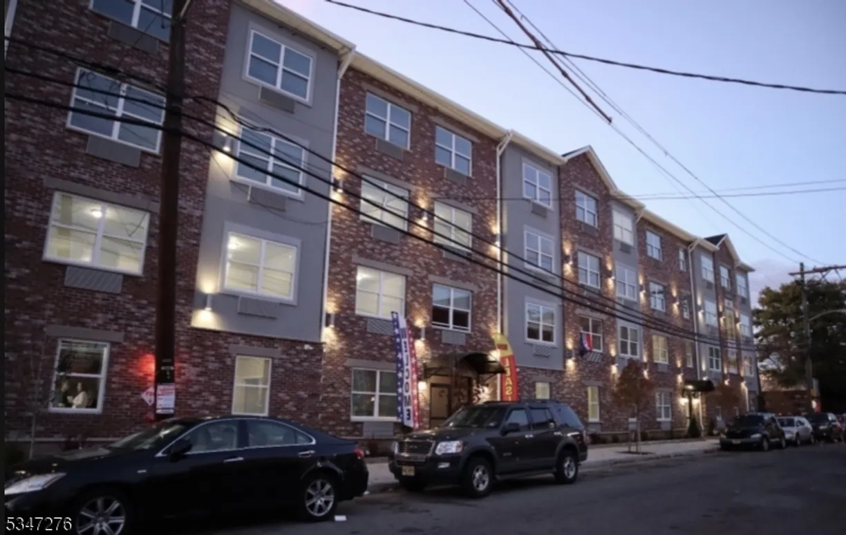 Rockland/Orange/NJ Real Estate | View 437 Mulberry St | 2 Beds, 1 Bath
