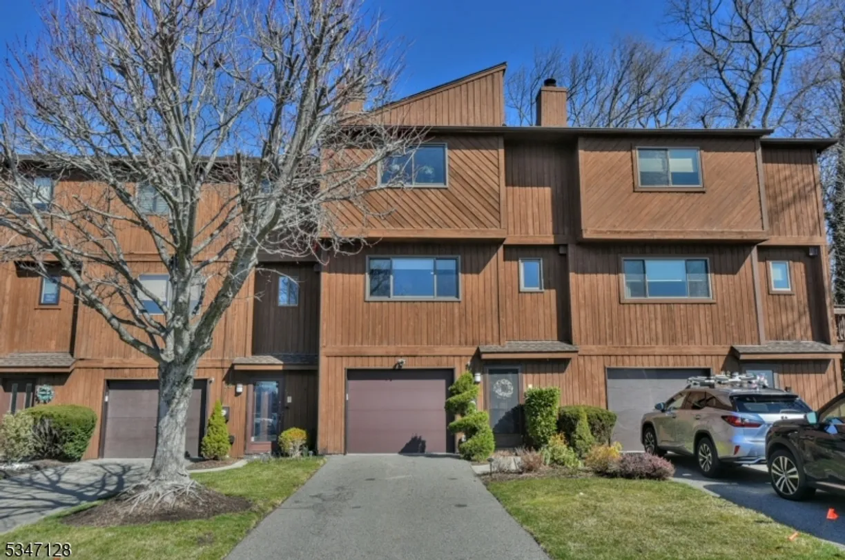 Jersey City/Hoboken Real Estate | View 64 Alana Dr | 3 Beds, 2 Baths