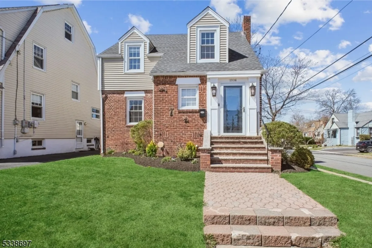 Jersey City/Hoboken Real Estate | View 1314 Barbara Ave | 3 Beds