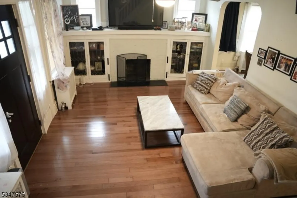 Jersey City/Hoboken Real Estate | View 32 Fontaine Ave | Listing
