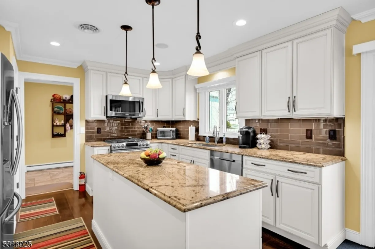 Jersey City/Hoboken Real Estate | View 11 Woodhaven Rd | 4 Beds