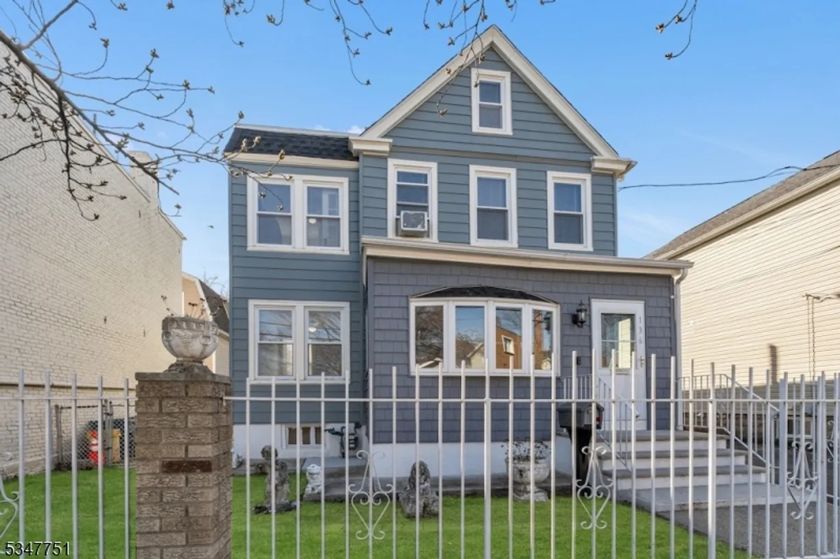 Jersey City/Hoboken Real Estate | View 136 Willow St | Listing