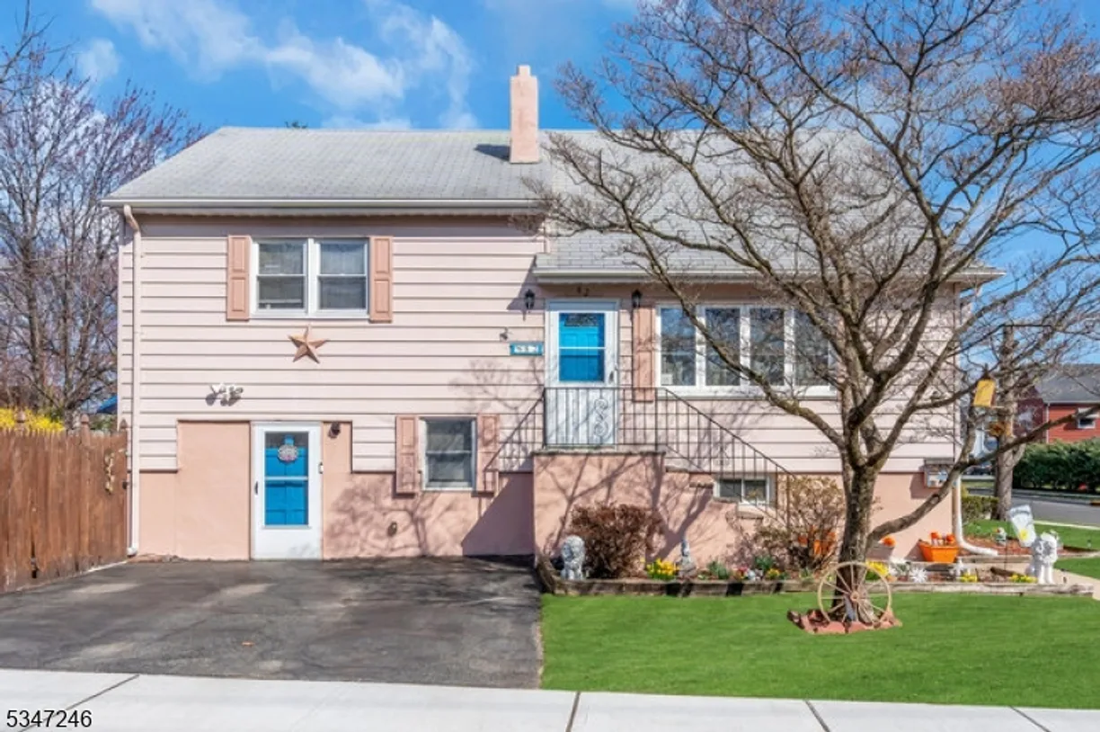 Jersey City/Hoboken Real Estate | View 82 Poplar Ave | 4 Beds