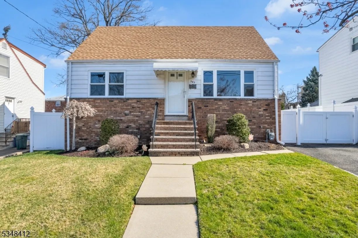 Jersey City/Hoboken Real Estate | View 385 Wilson Ave | 4 Beds