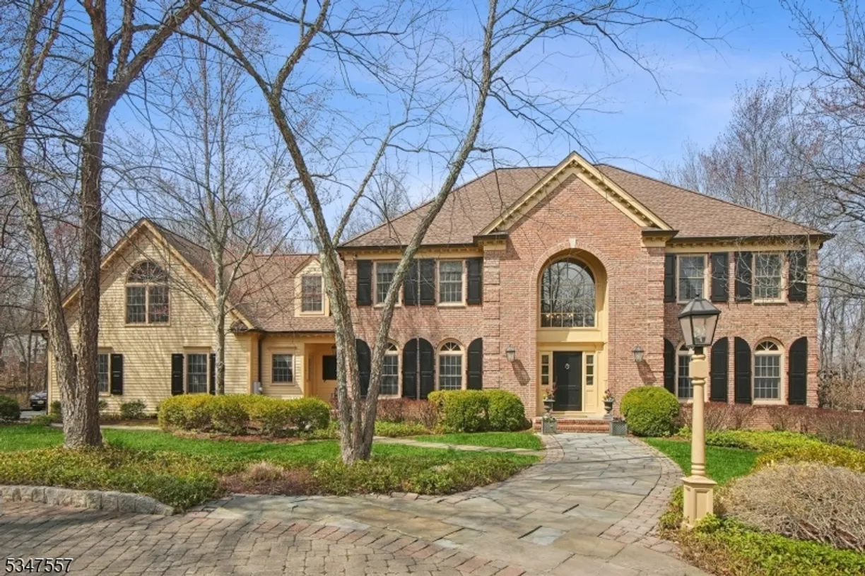 Jersey City/Hoboken Real Estate | View 19 Emily Rd | 5 Beds, 4 Baths
