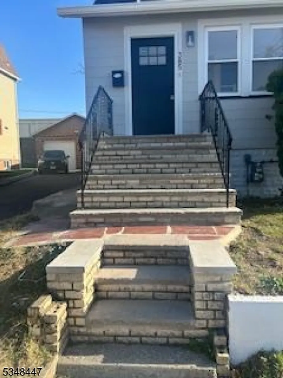 Jersey City/Hoboken Real Estate | View 385 Russell St | Listing