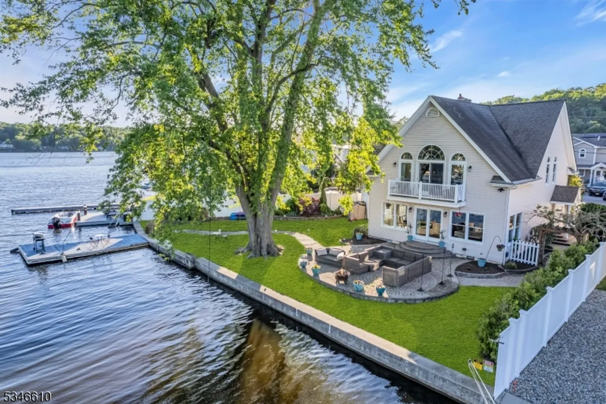 Bergen County Real Estate | View 35 Benedict Dr | 3 Beds, 2 Baths