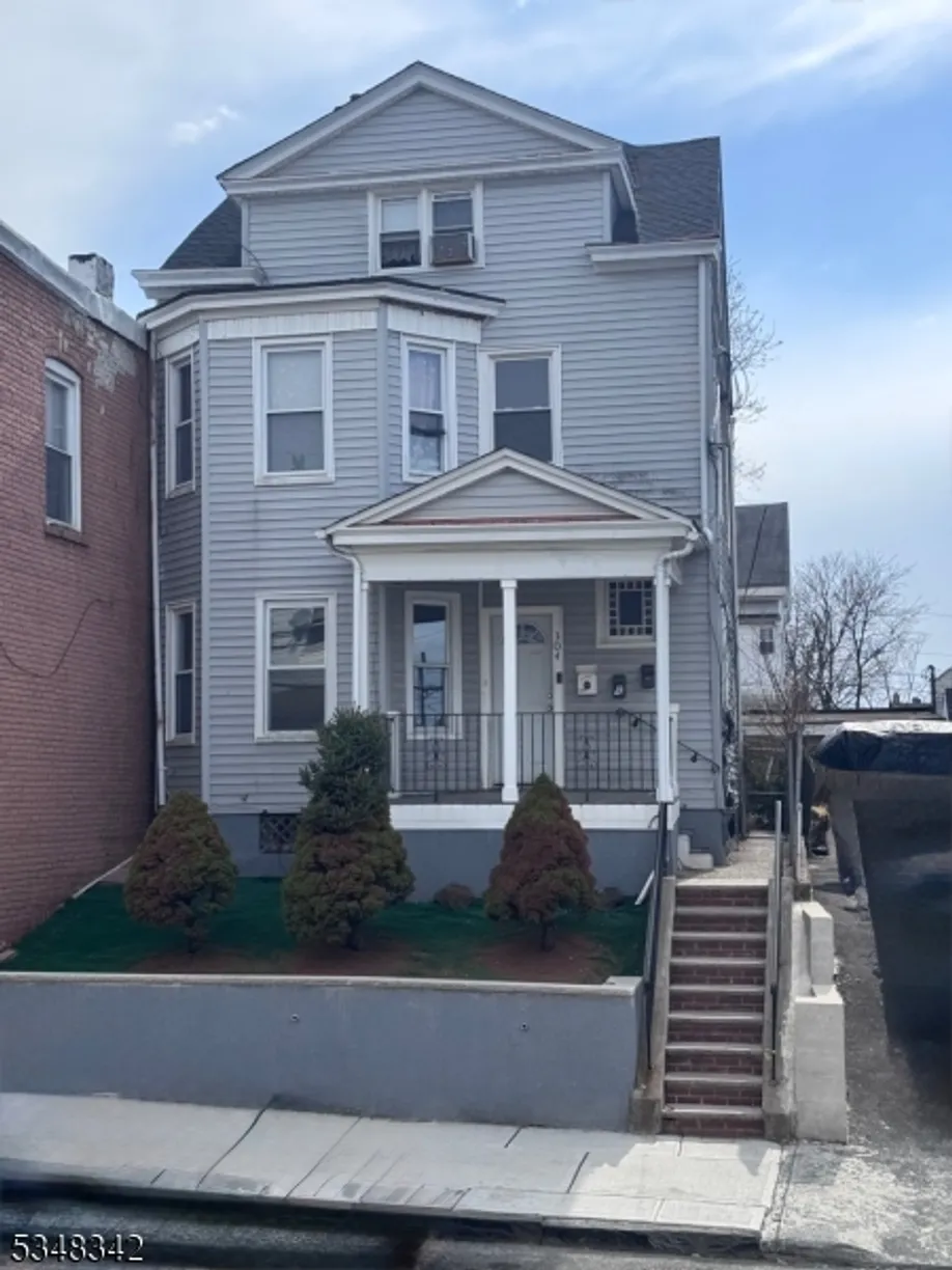 Jersey City/Hoboken Real Estate | View 304 Pacific St | 2 Baths
