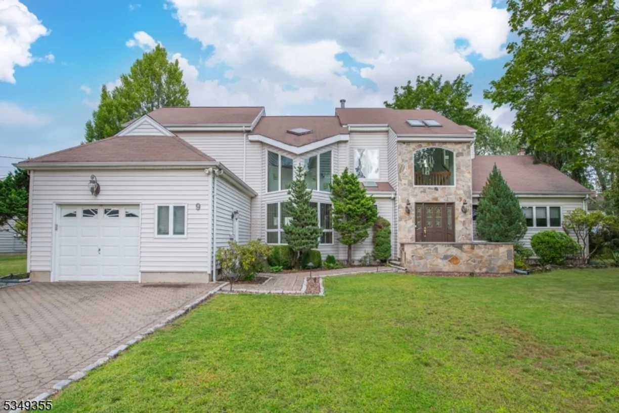 Jersey City/Hoboken Real Estate | View 9 Samuel Ct | 5 Beds