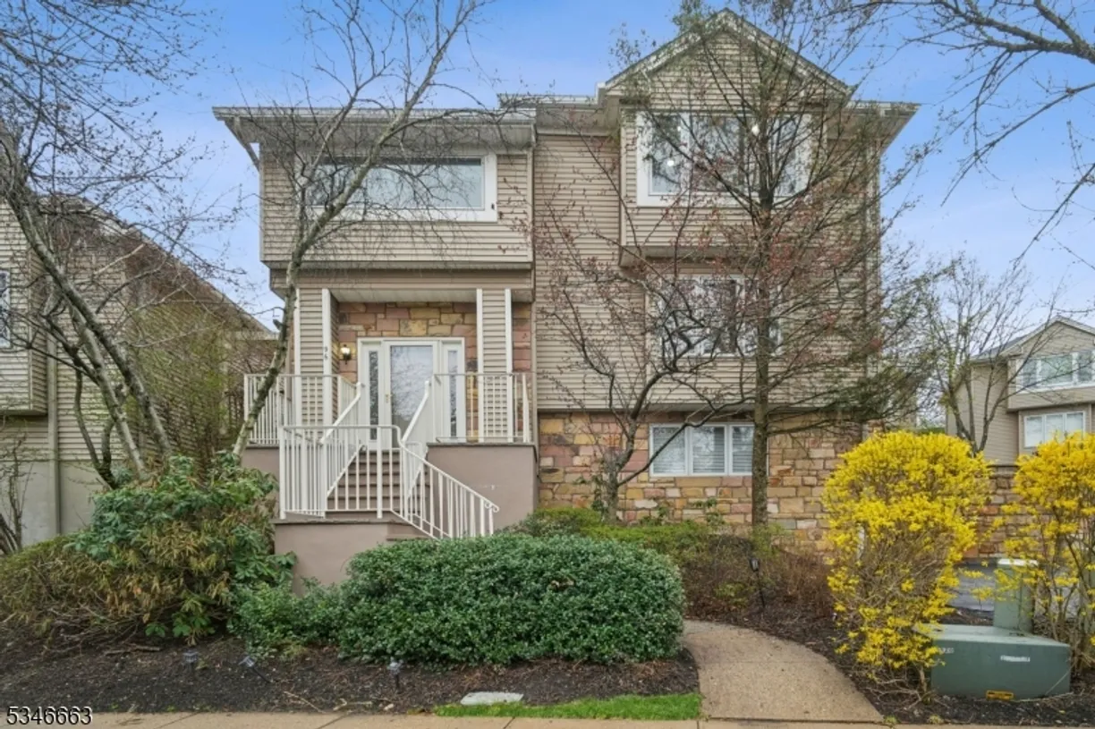 Jersey City/Hoboken Real Estate | View 96 Clarken Dr | 2 Beds