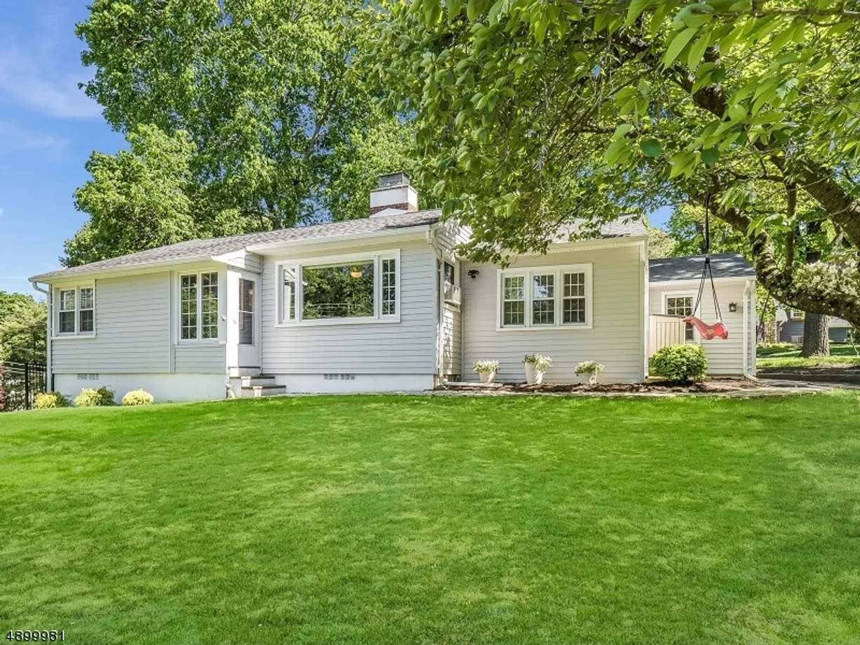 Bergen County Real Estate | View 1 Shawnee Trl | 3 Beds