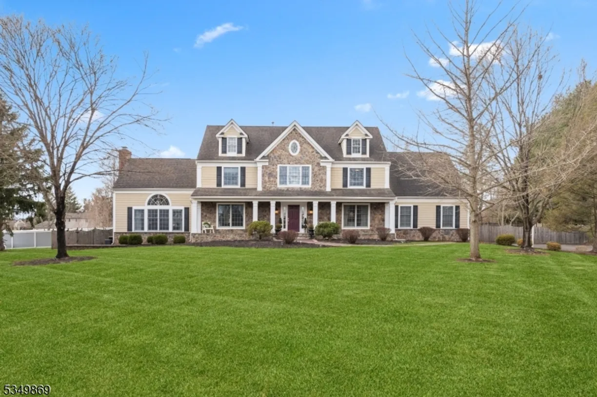 Central NJ/Bucks County, PA Real Estate | View 5 Hidden Ln | Listing