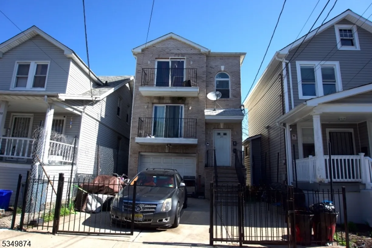 Rockland/Orange/NJ Real Estate | View 23 Edwin Pl | 4 Baths