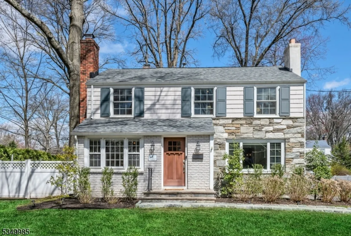 Jersey City/Hoboken Real Estate | View 8 Amherst Pl | Listing