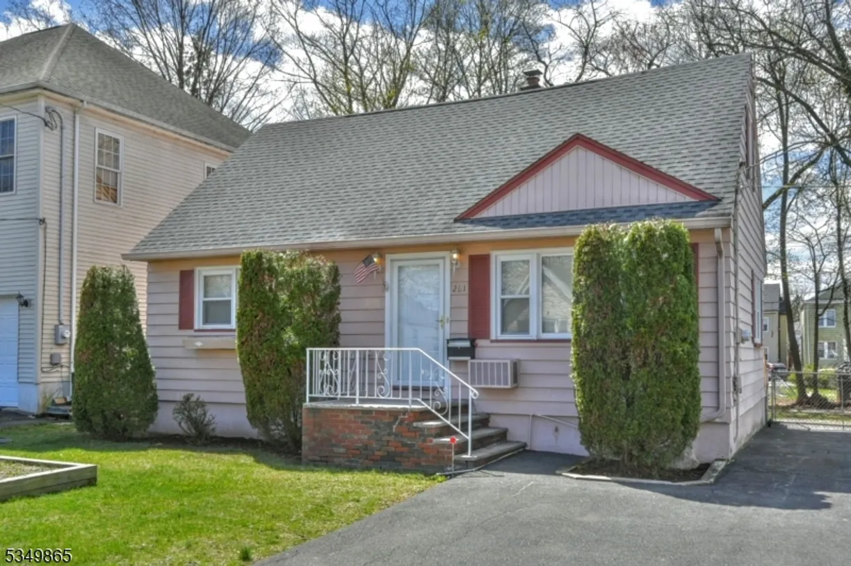 Bergen County Real Estate | View 261 Ryerson Ave | 4 Beds