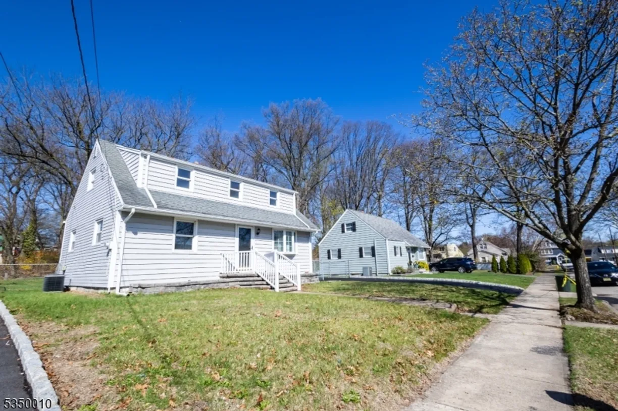 Jersey City/Hoboken Real Estate | View 18 Farmingdale Ave | Listing