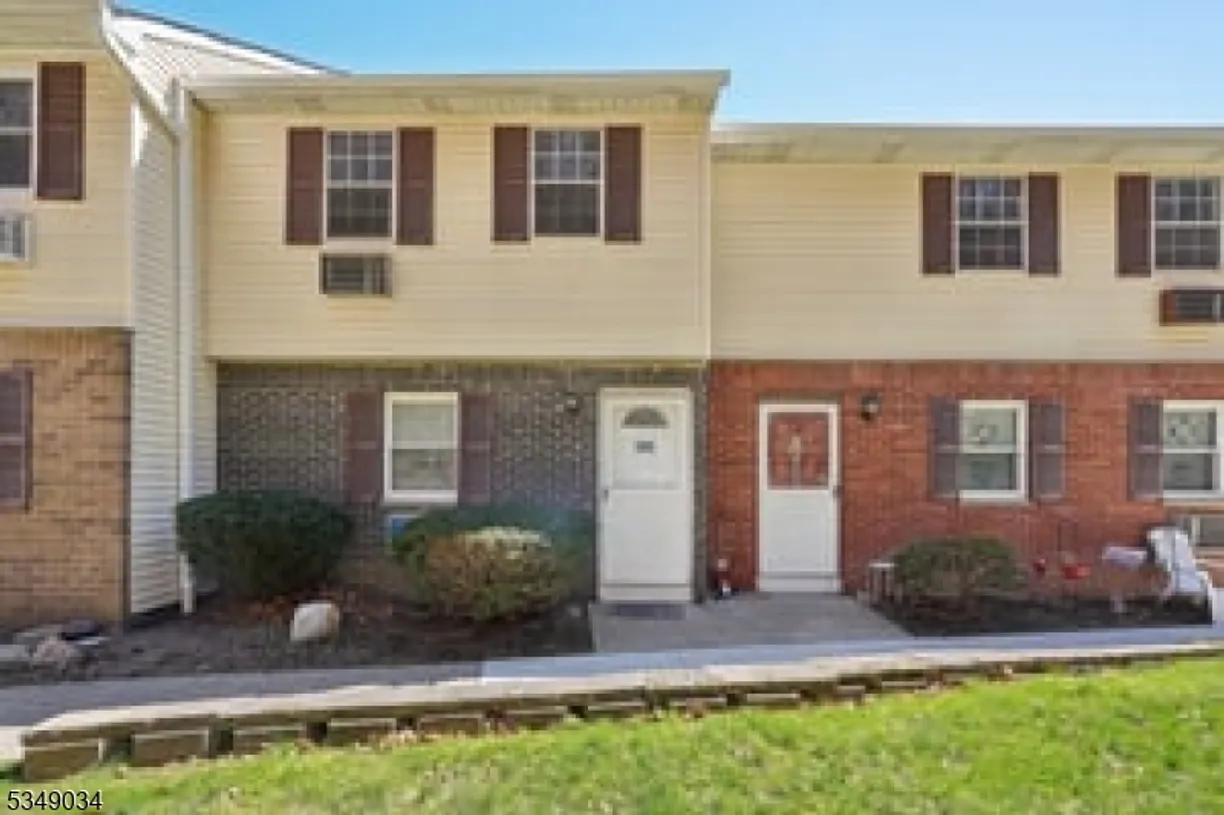 Bergen County Real Estate | View 322 Richard Mine Rd F11, F11 | 2 Beds, 1 Bath