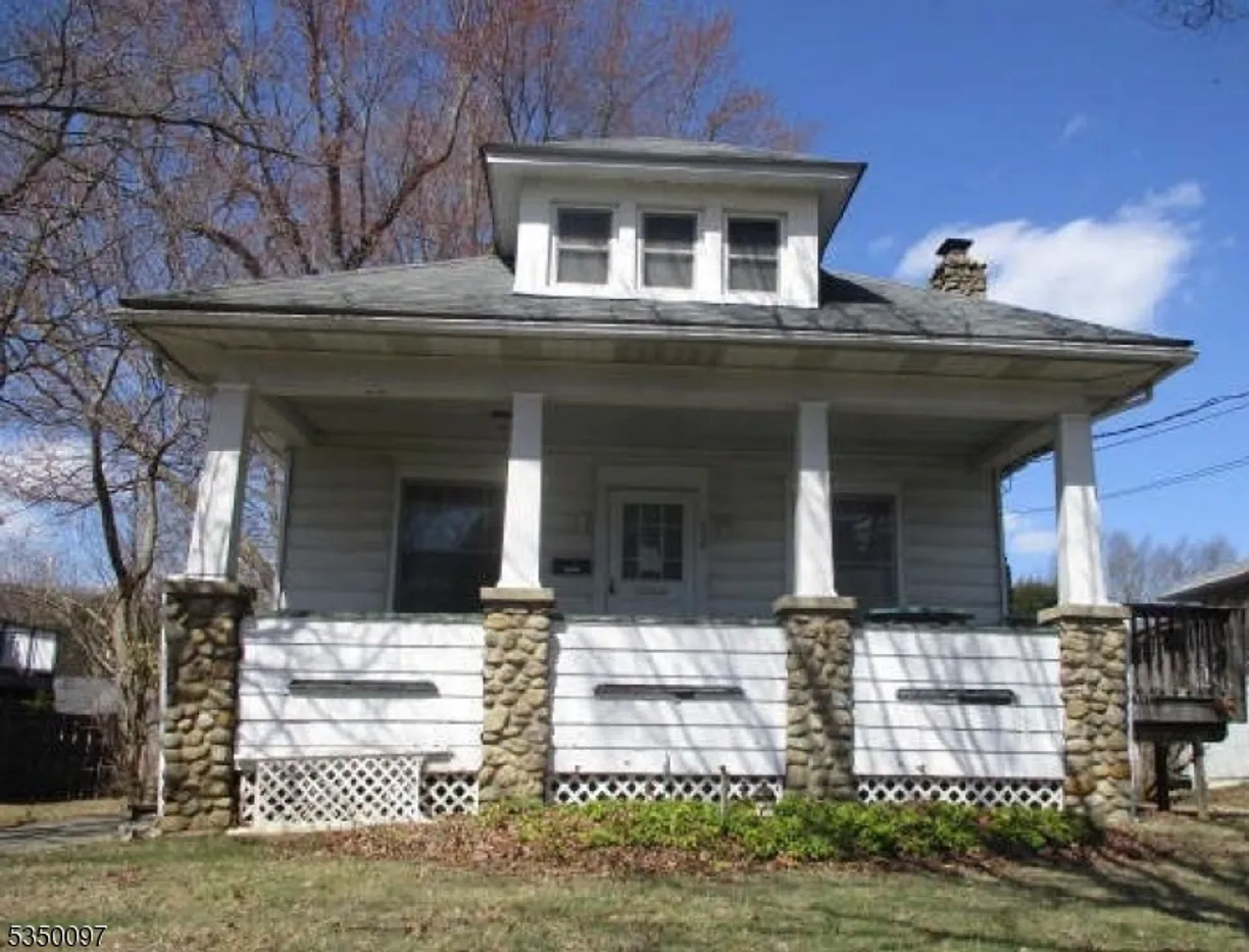 Central NJ/Bucks County, PA Real Estate | View 520 Grand Ave | 3 Beds, 1 Bath