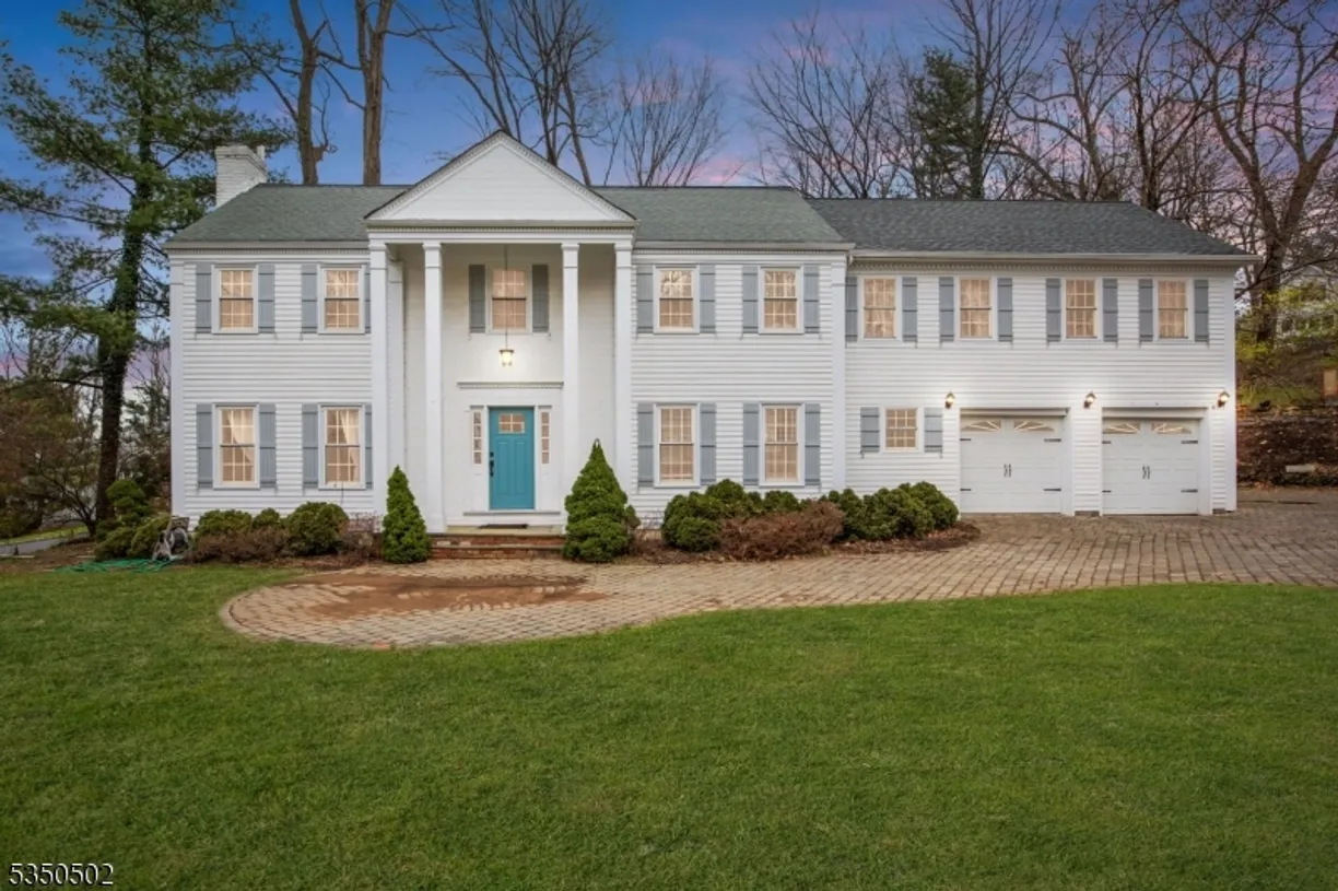 Jersey City/Hoboken Real Estate | View 7 Seminole Way | 4 Beds, 4 Baths