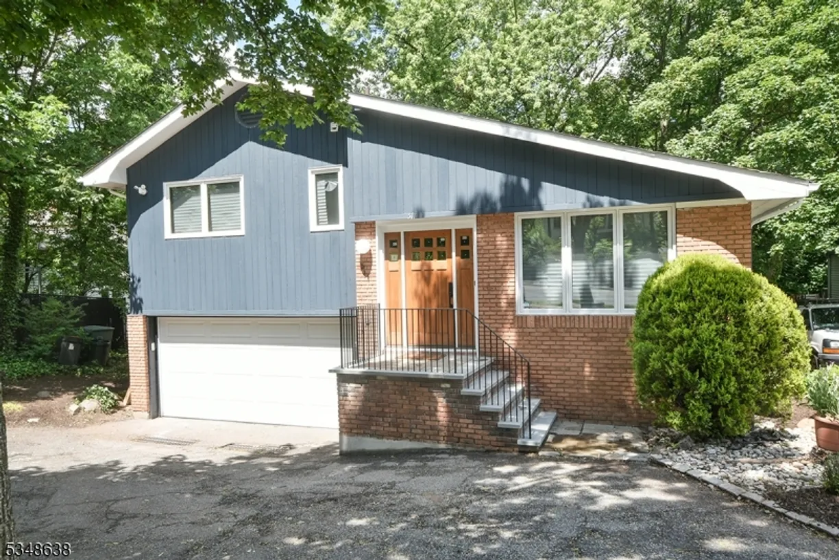 Jersey City/Hoboken Real Estate | View 511 Scotland Rd | 3 Beds, 2 Baths