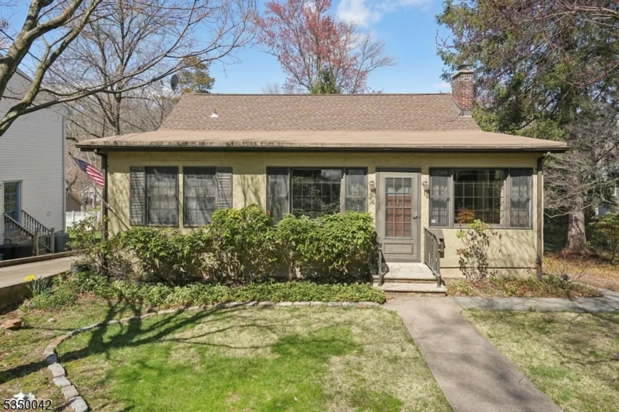 Jersey City/Hoboken Real Estate | View 24 Lake Trl | 3 Beds